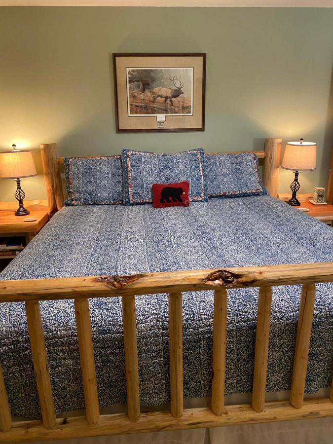 Couette-café Two Bears Bed & Breakfast 2*